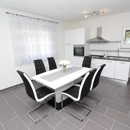 Apartment Mondelaco