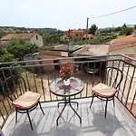 Mondelaco * Ровинь