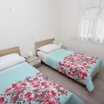 Mondelaco Апартаменты Ровинь