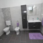 Mondelaco Ровинь